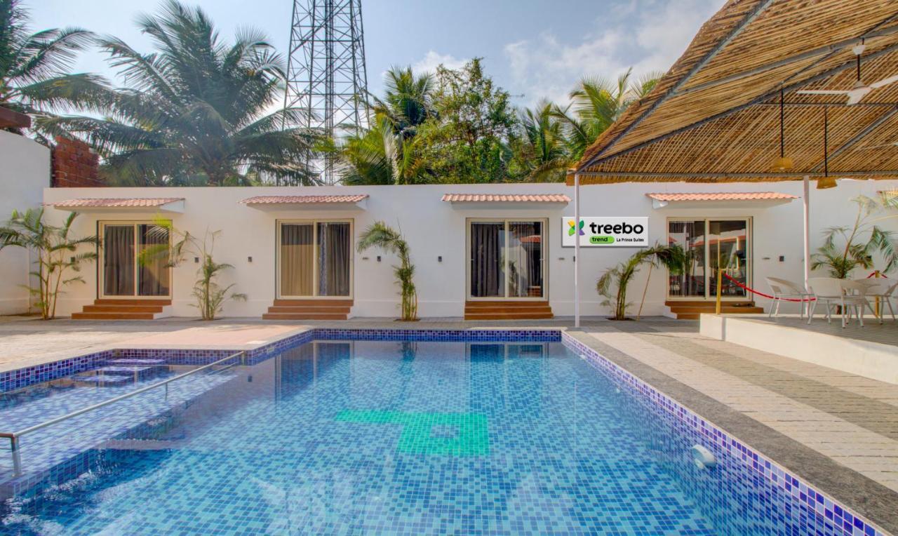 Treebo Code Red Hotel Morjim Exterior foto